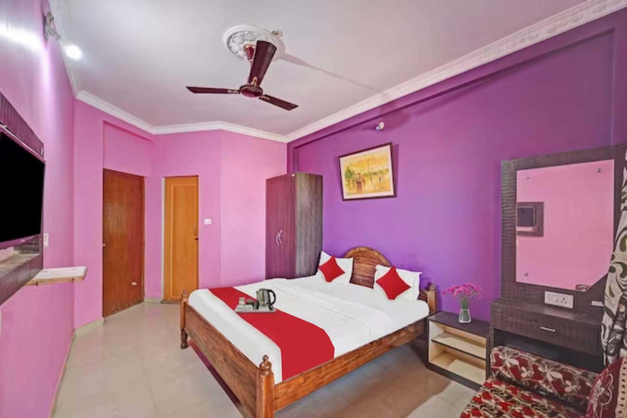Goroomgo Varanasi Paradise Varanasi - Parking & Restaurant Available - Perfect Location And Comfortable Room Exterior photo